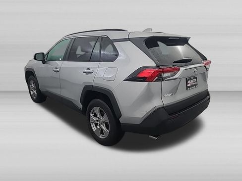 Used 2025 Toyota RAV4 XLE AWD/4WD image 6