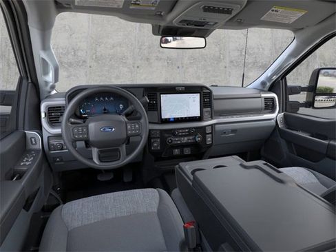 New 2026 Ford F250 XLT w/ XLT Premium Package image 9