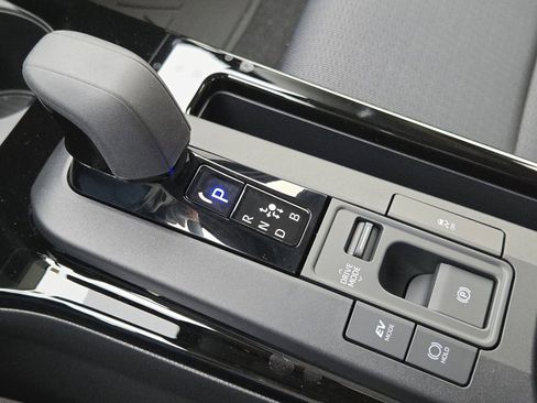 New 2026 Toyota Prius LE image 31