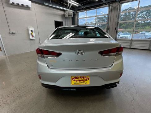 Used 2018 Hyundai Sonata SE FWD image 4