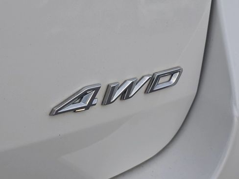 Used 2022 Ford Explorer XLT image 9