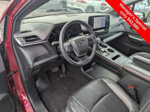 Used 2024 Toyota Sienna XSE AWD/4WD image 11