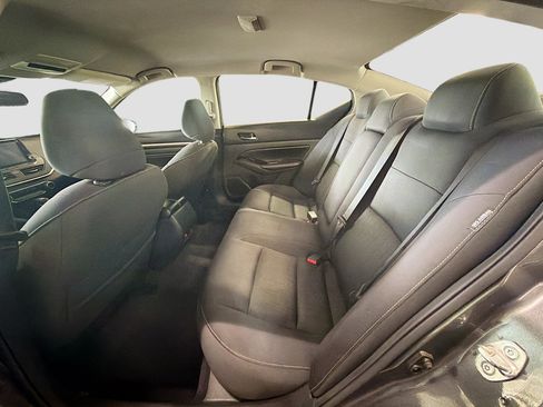 Used 2021 Nissan Altima 2.5 SV FWD image 28