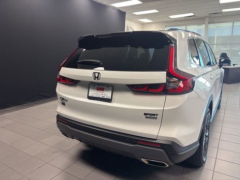 Used 2024 Honda CR-V Sport Touring image 4
