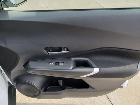 Used 2023 Nissan Kicks SV image 29