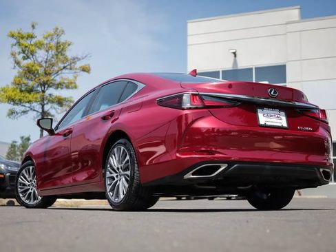 Used 2021 Lexus ES 350 w/ Premium Package FWD image 2