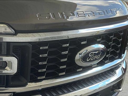 Used 2023 Ford F450 King Ranch w/ Chrome Package image 28