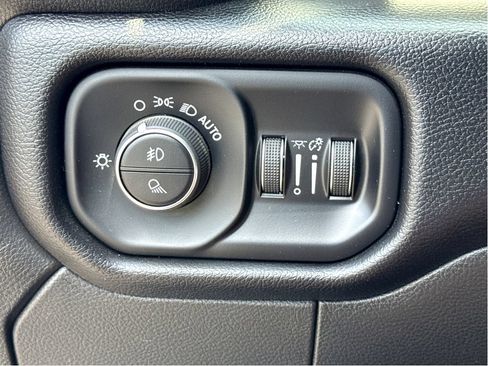 Used 2024 RAM 2500 Laramie w/ Night Edition AWD/4WD image 12