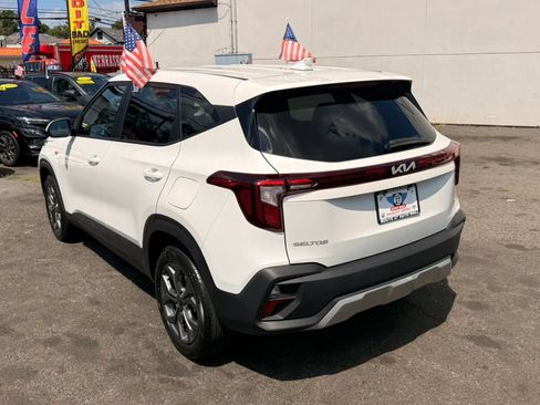 Used 2024 Kia Seltos LX AWD/4WD image 5