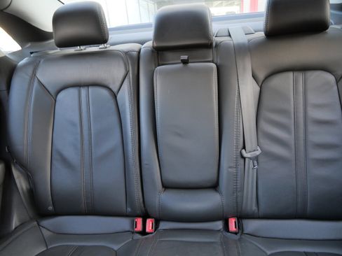 Used 2014 Lincoln MKZ image 13