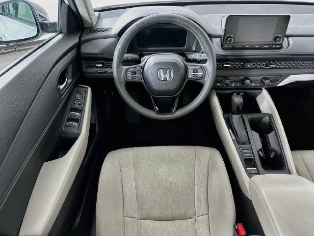 Used 2025 Honda Accord SE image 4