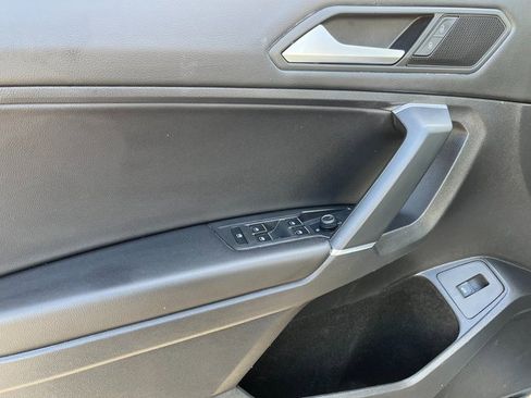 Certified 2020 Volkswagen Tiguan SEL image 11