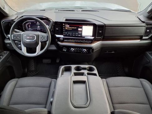 Used 2024 GMC Sierra 1500 Elevation image 10