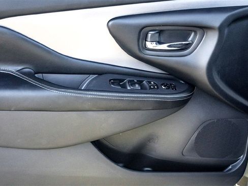 Used 2024 Nissan Murano SV w/ SV Midnight Edition Package image 10