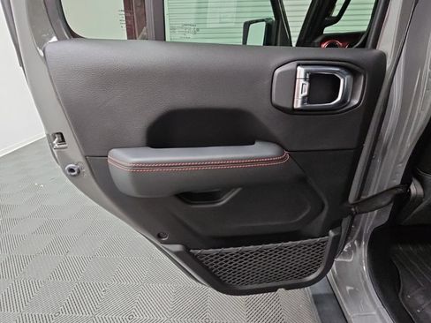 Used 2021 Jeep Wrangler Unlimited Rubicon AWD/4WD image 35