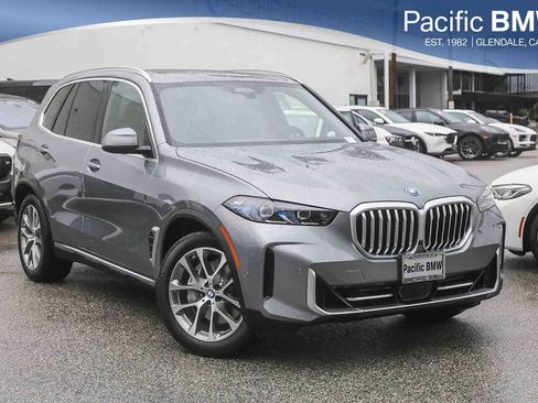 Used 2026 BMW X5 xDrive50e image 1