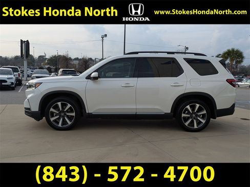 Used 2023 Honda Pilot Touring image 7