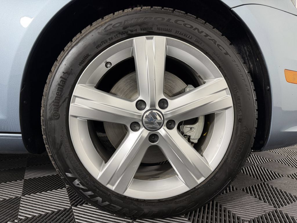 Used 2012 Volkswagen Eos Lux FWD image 53