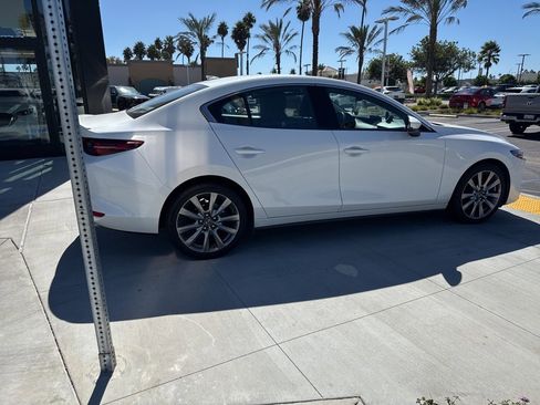 Used 2021 MAZDA MAZDA3 s image 24