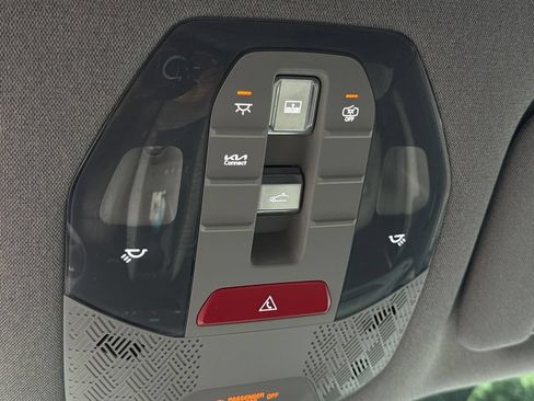 Certified 2024 Kia EV9 Wind AWD/4WD image 39