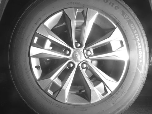 Used 2025 Chevrolet Equinox LT FWD image 17