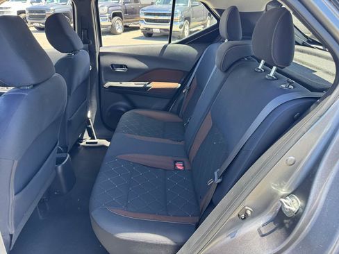 Used 2018 Nissan Kicks SR FWD image 18