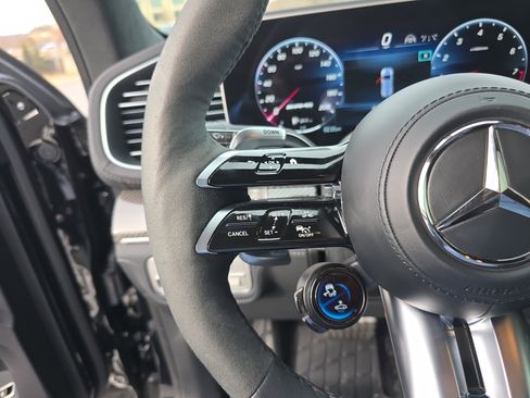 Used 2024 Mercedes-Benz GLS 63 AMG 4MATIC image 35