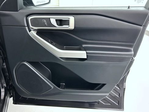 Used 2023 Ford Explorer XLT w/ Equipment Group 202A AWD/4WD image 16