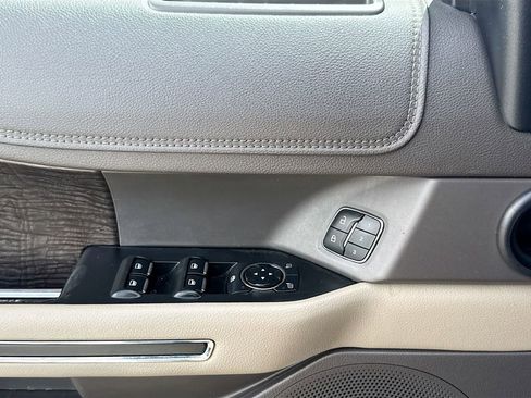 Used 2020 Ford Expedition Limited image 19