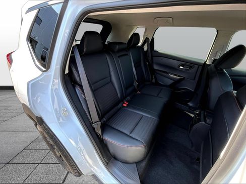 Certified 2026 Nissan Rogue SV AWD/4WD image 28
