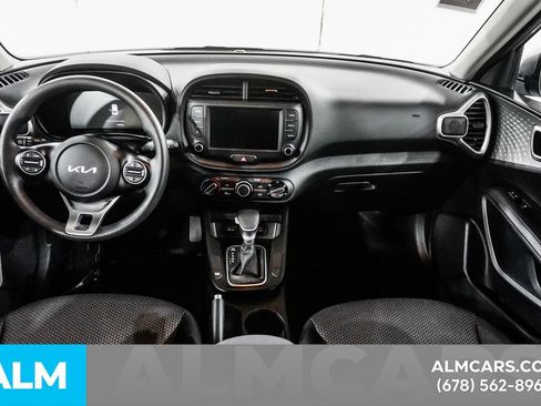 Used 2025 Kia Soul LX w/ LX Technology Package FWD image 17