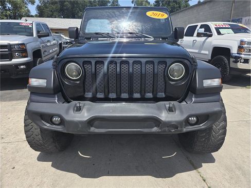 Used 2019 Jeep Wrangler Unlimited Sport S AWD/4WD image 2