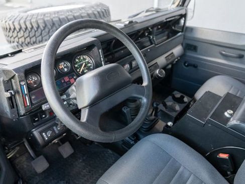 Used 1993 Land Rover Defender 110 image 35