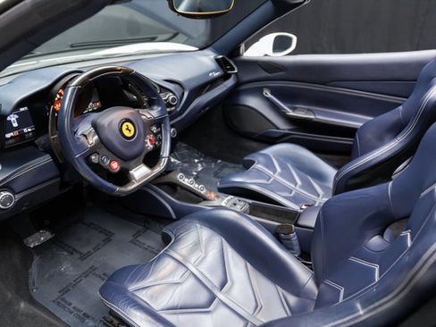 Used 2018 Ferrari 488 Spider image 57