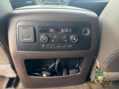 Used 2019 GMC Yukon Denali w/ Denali Ultimate Package AWD/4WD image 27