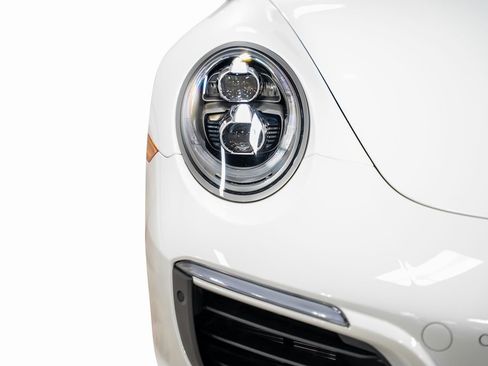 Used 2019 Porsche 911 Carrera 4S image 3