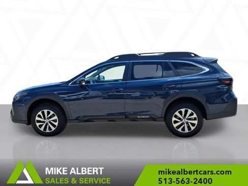 Used 2024 Subaru Outback Premium AWD/4WD image 4