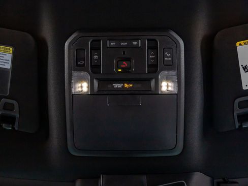 Used 2025 Toyota Sequoia Platinum image 28