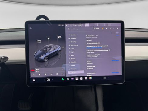 Used 2025 Tesla Model Y Long Range RWD image 11