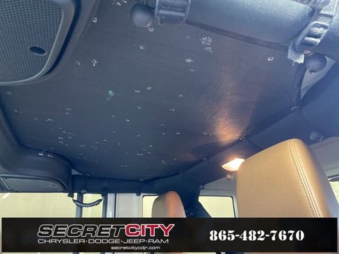 Used 2018 Jeep Wrangler Unlimited Sahara w/ Connectivity Group image 30