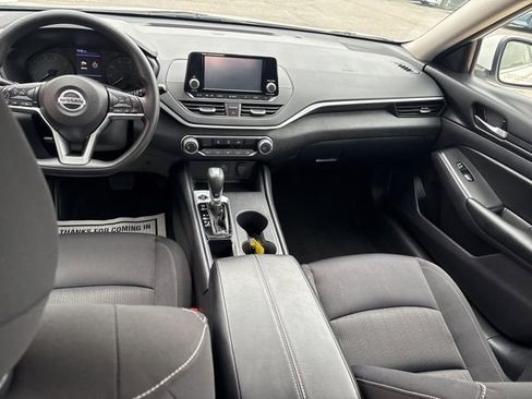 Used 2022 Nissan Altima 2.5 S image 2