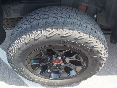 Used 2025 Toyota Tacoma TRD Pro AWD/4WD image 26