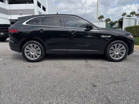 Used 2020 Jaguar F-PACE Premium image 2