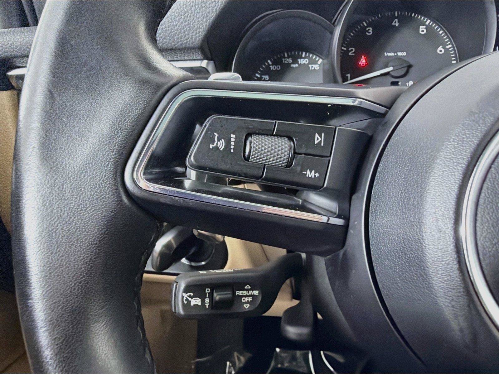 Certified 2023 Porsche Macan AWD/4WD image 13