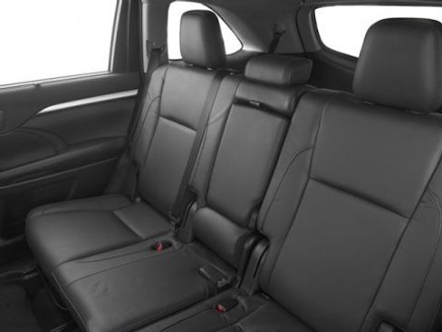 Used 2017 Toyota Highlander XLE image 14