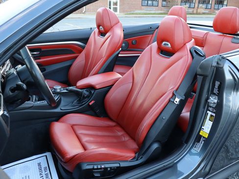 Used 2015 BMW M4 Convertible image 14