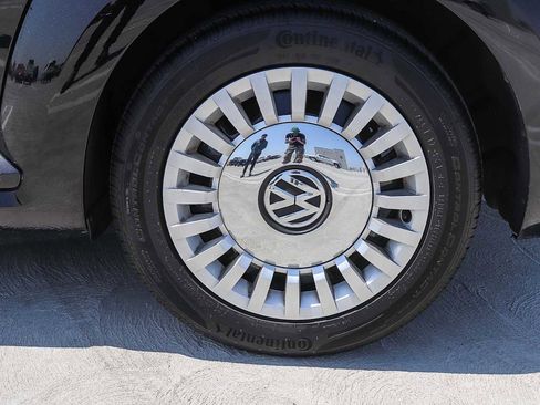 Used 2016 Volkswagen Beetle 1.8T SE image 11