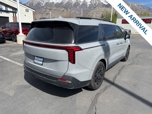 Used 2025 Kia Carnival SX Prestige image 7