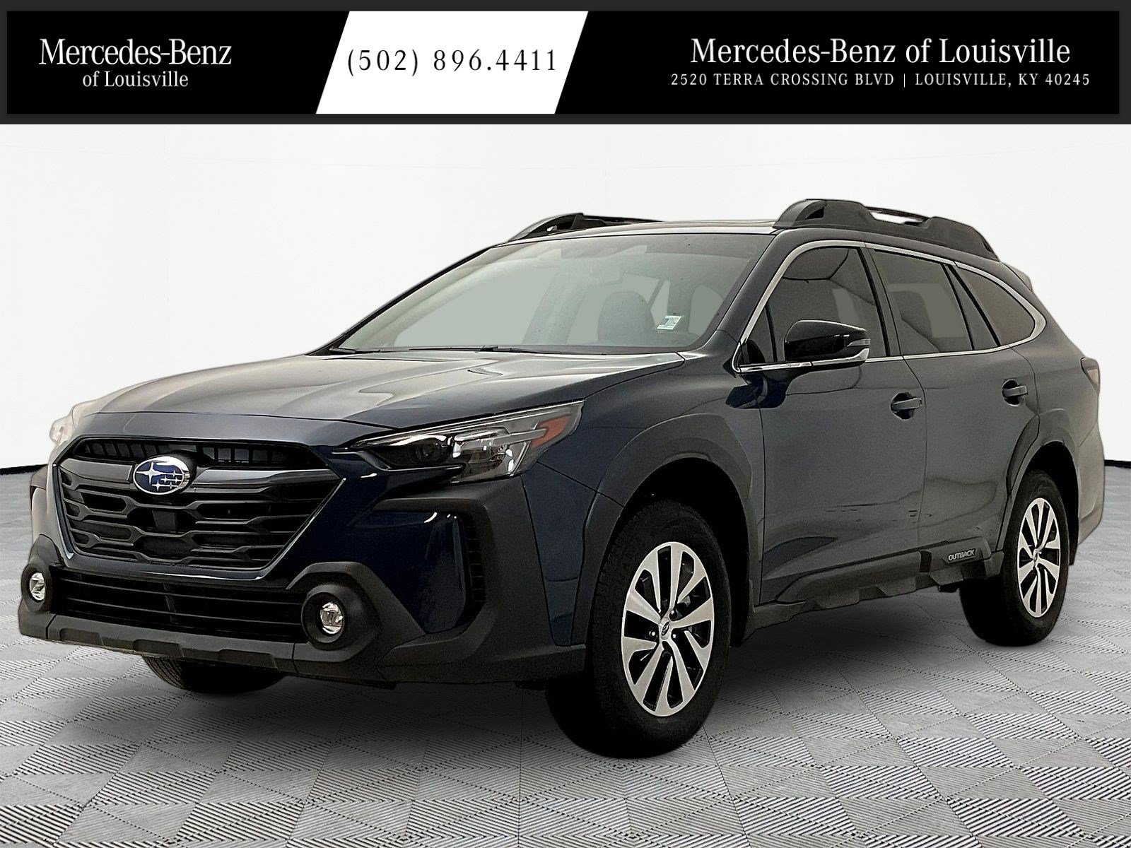 Used 2025 Subaru Outback Premium AWD/4WD image 1