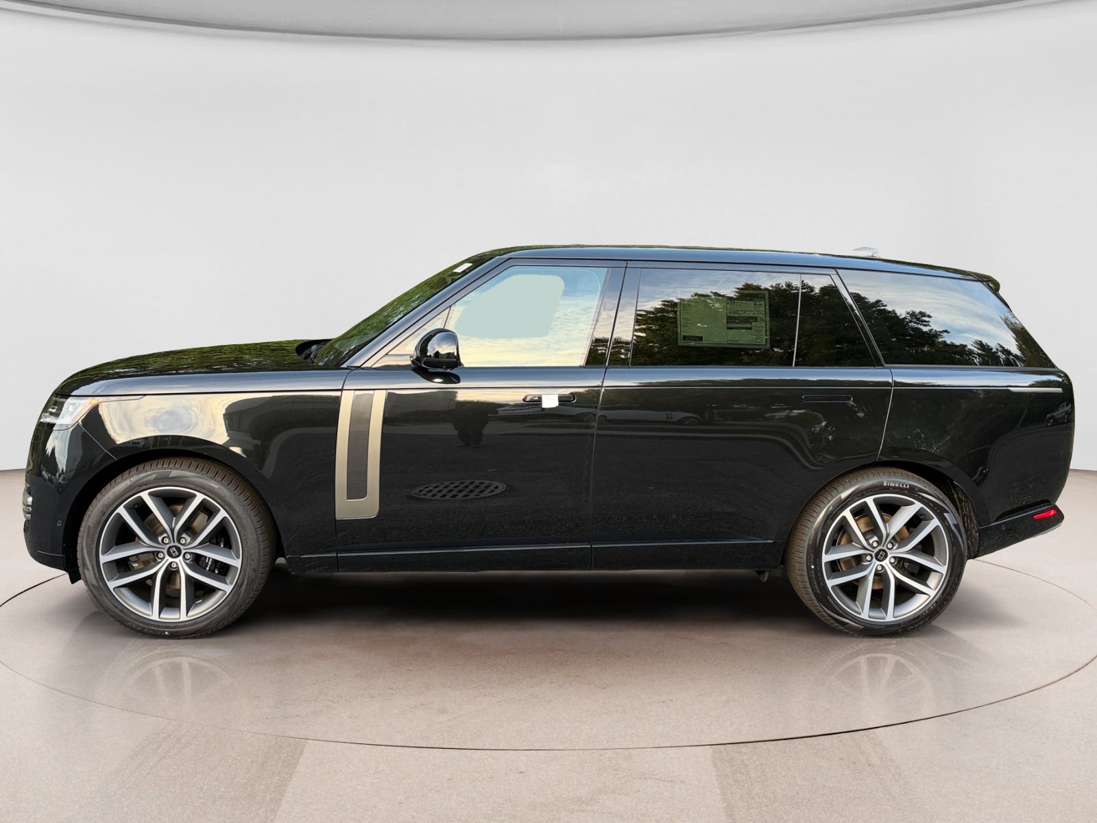 New 2027 Land Rover Range Rover Long Wheelbase SE AWD/4WD image 2